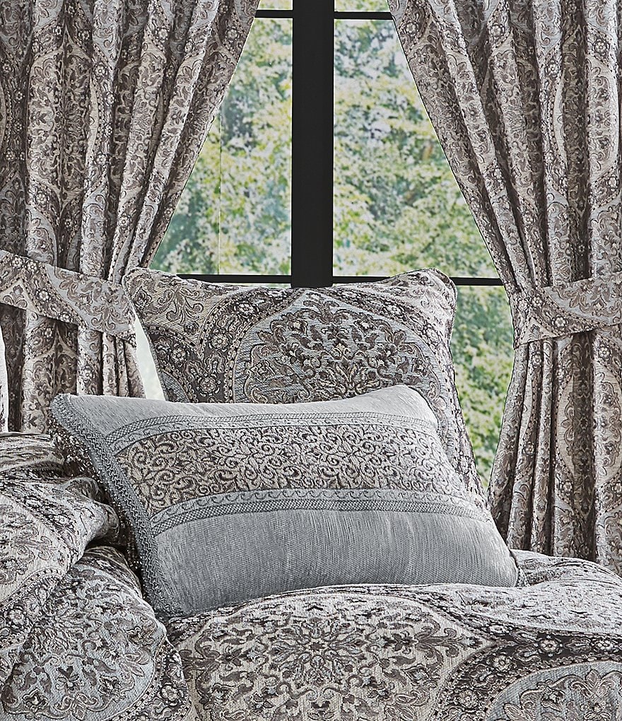 J. Queen New York Tiana Jacquard Medallion Square Pillow