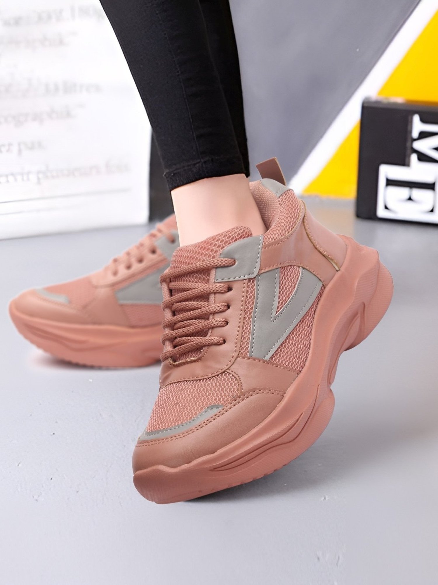 Iconics Women's Peach Running Shoes