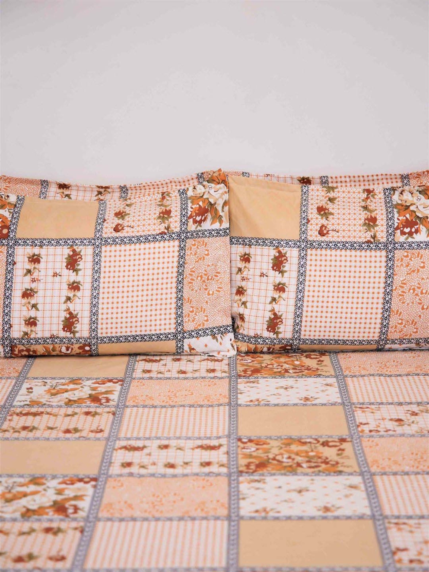 Ariana Beige Microfibre 120 TC Queen Bedsheet With 2 Pillow Covers