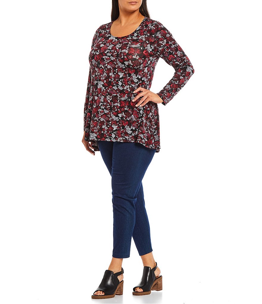 Intro Plus Size Scoop Neck Long Sleeve Pleat Back Detail Hi-Low Ditsy Print Swing Top