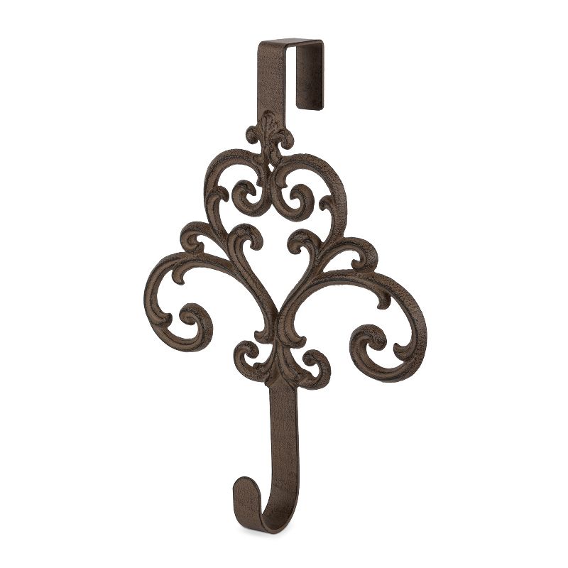 GG Collection Metal Acanthus Wreath Door Hanger