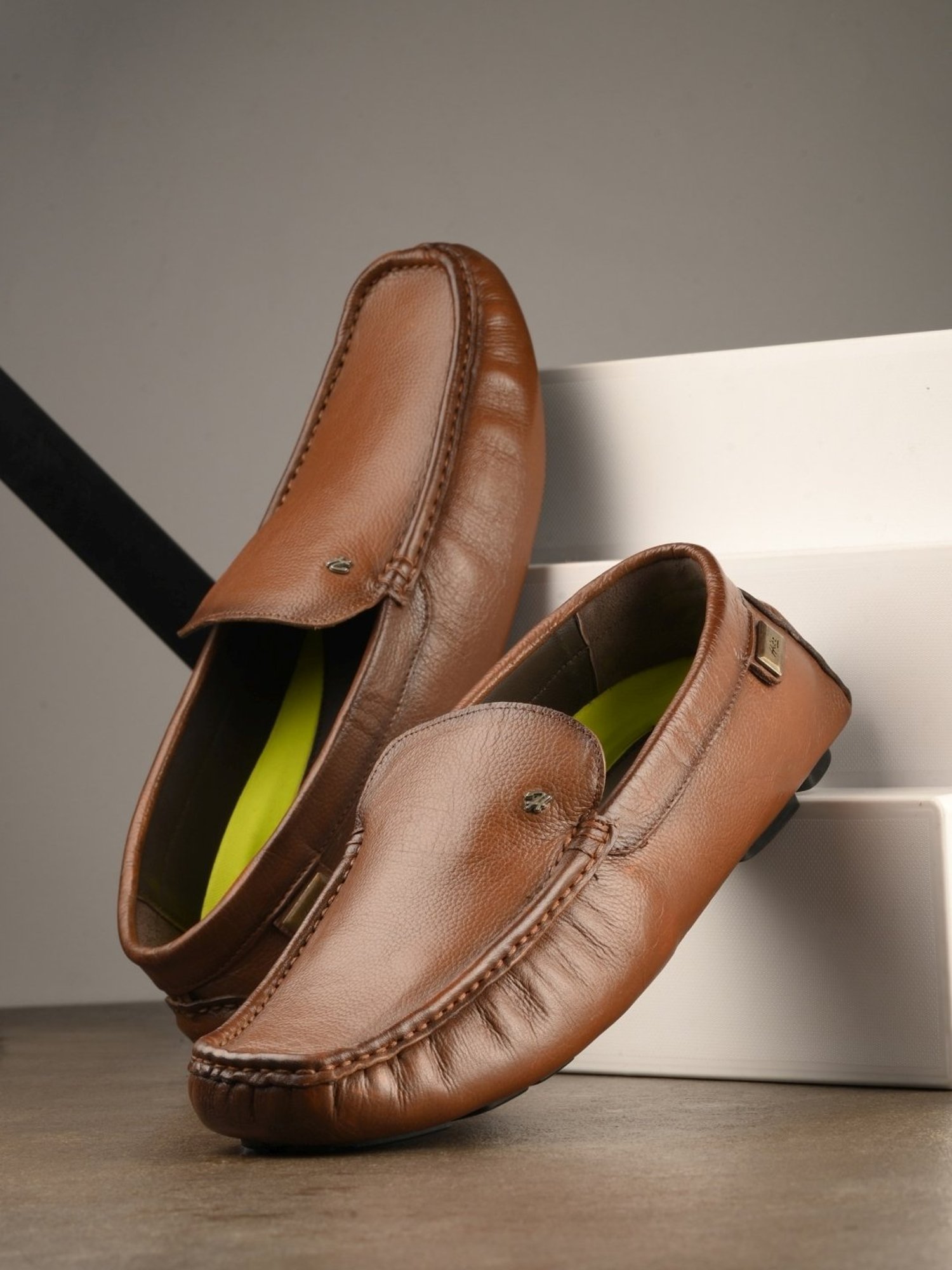 Hitz Men's Tan Casual Loafers