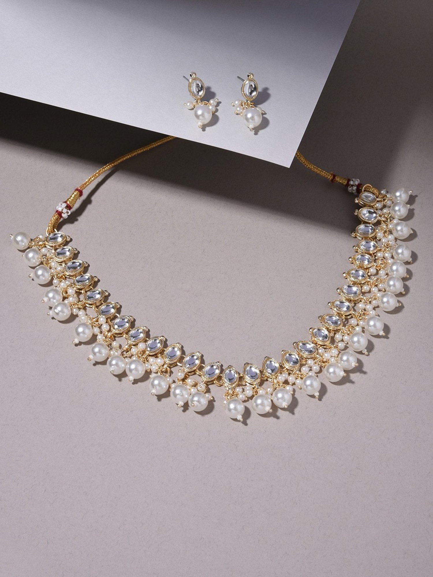 Fida Ethnic White Jewellery Set