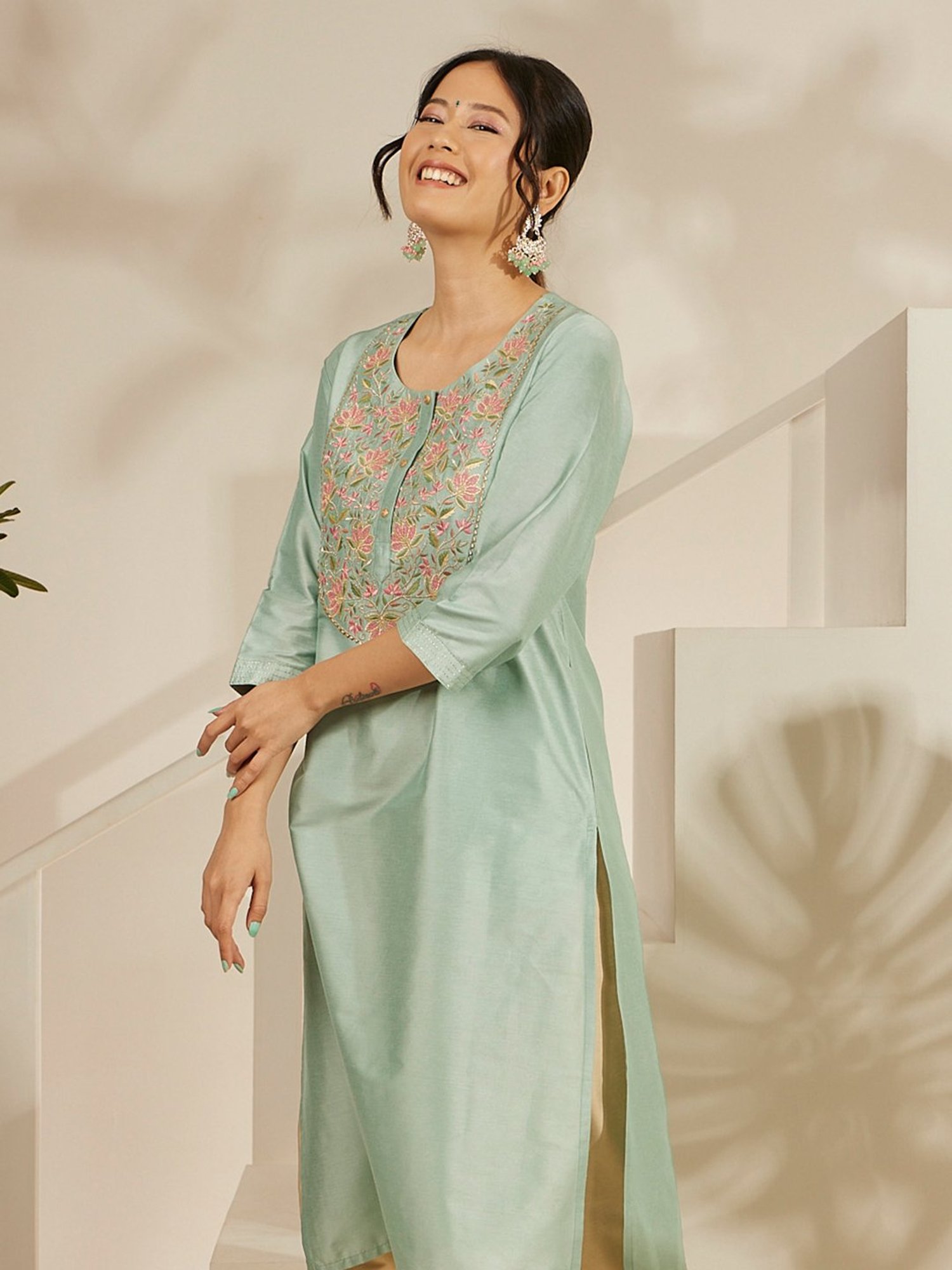 Daali Aqua Viscose Round Neck 3/4 Sleeves Blooming Mood Kurta with Two Pockets