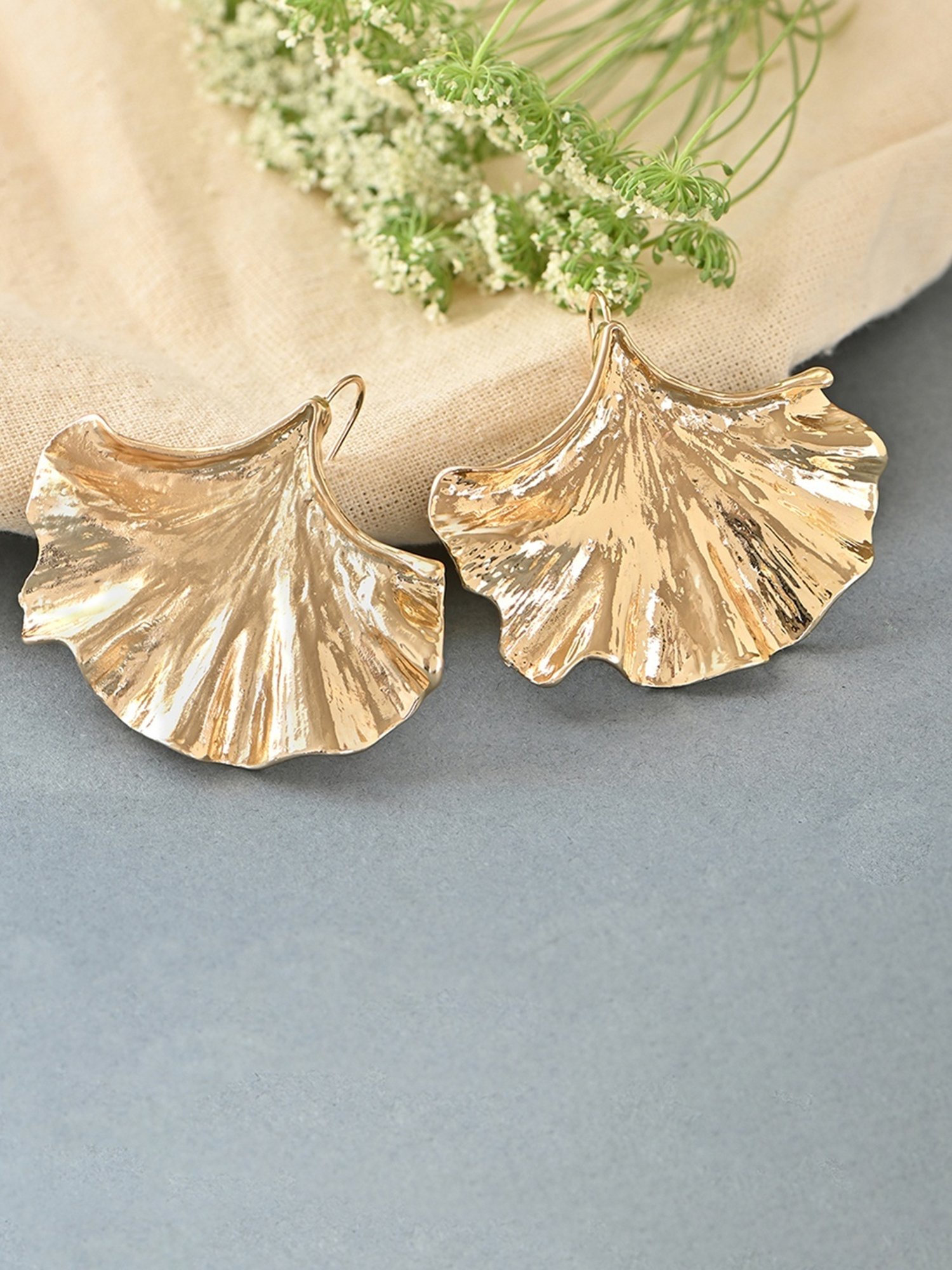 Toniq Golden  Floral Shape Drop Earrings