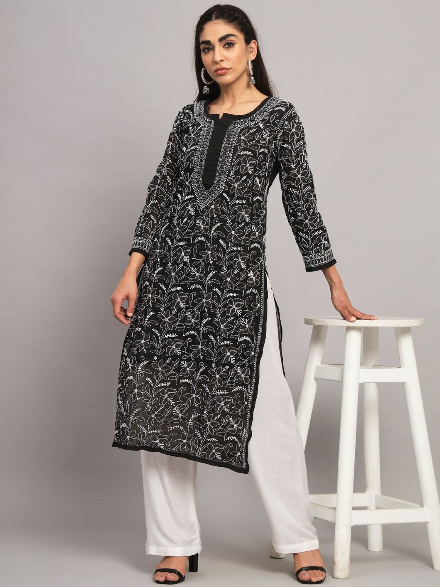 PARAMOUNT CHIKAN Black Cotton Chikankari Straight Kurta