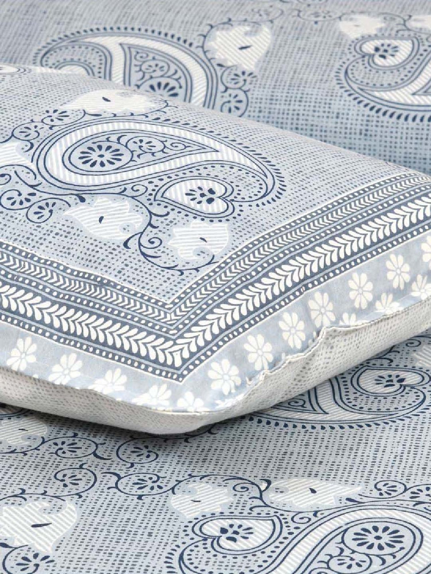 JaipurFabric Grey 180 TC 100% Cotton Paisley Art Double Bedsheet with 2 Pillow Covers
