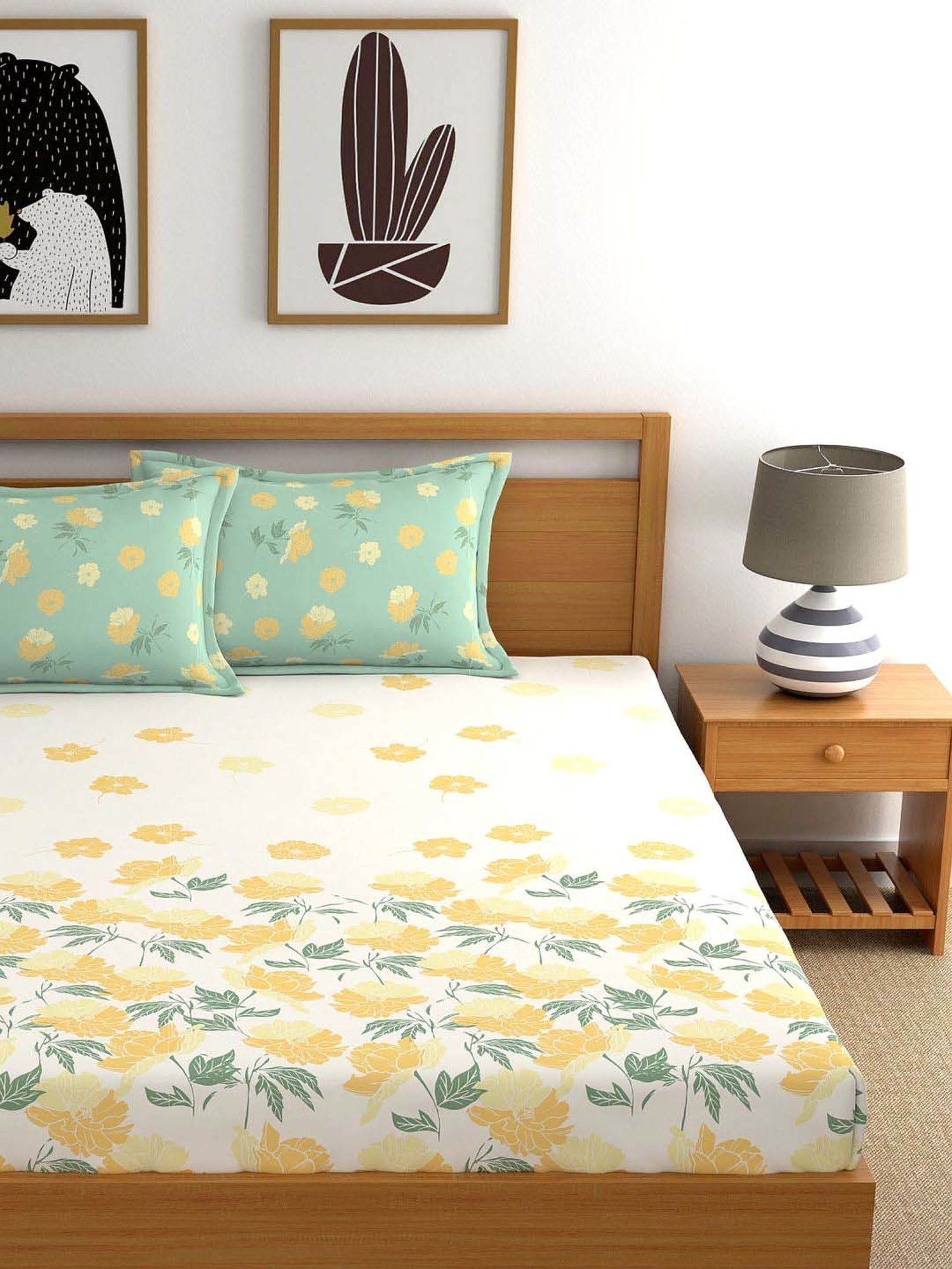 Dreamscape White & Yellow Cotton 140 TC King Bedsheet with 2 Pillow Covers