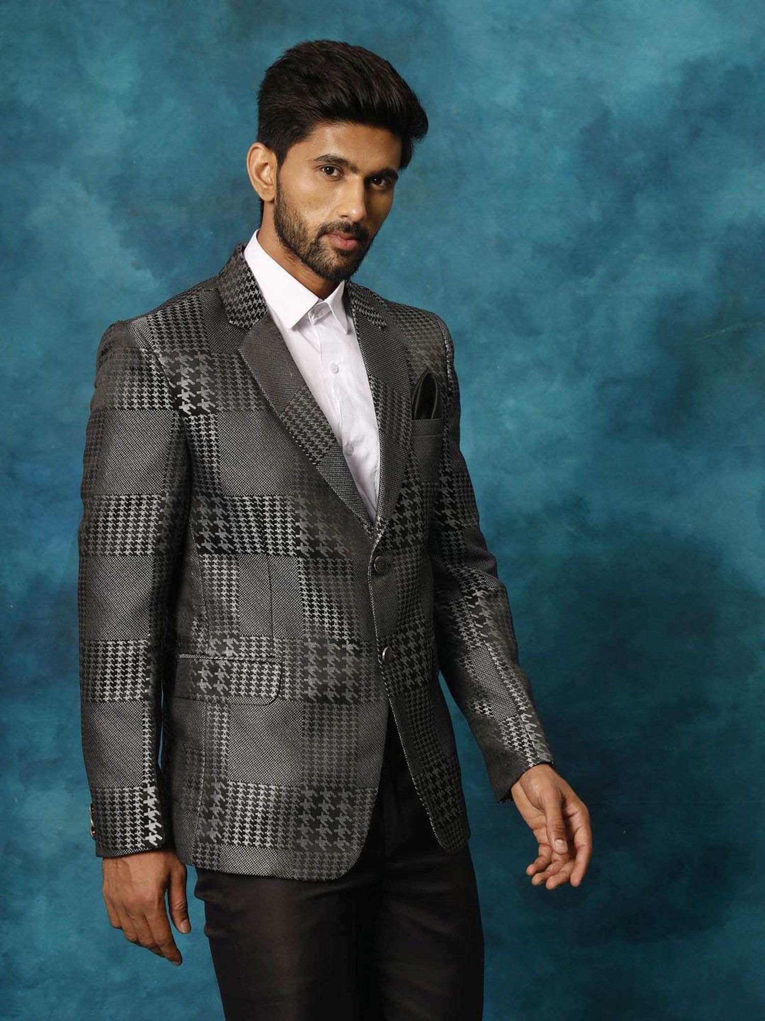 Vastramay Black Regular Fit Printed Blazer