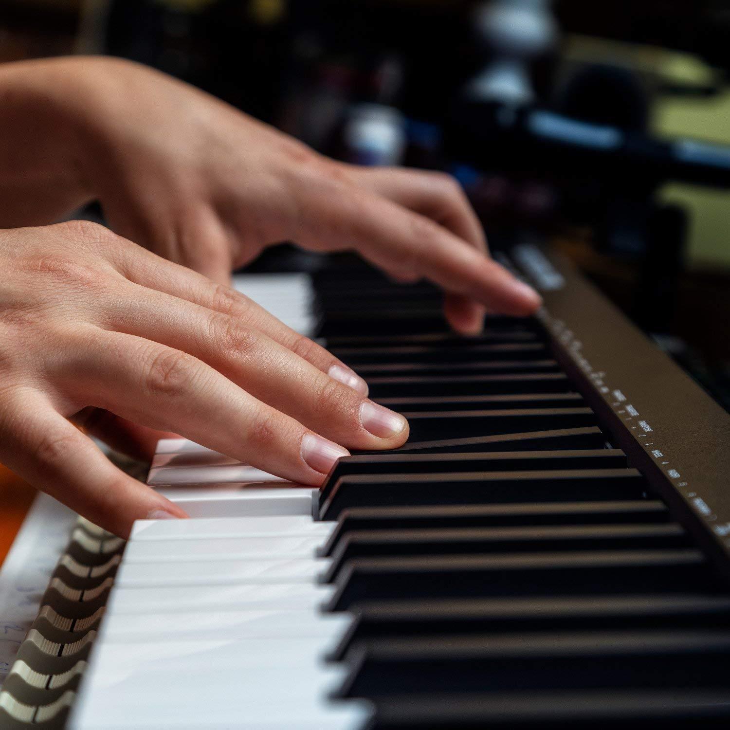 Zoom H4nPro Four-Channel Handy Audio Recorder (Black)&ndash; Deluxe Accessory Pack Kit with 16GB, Windscreen, Table Tripod, Fibertique Cloth along with Xpix Battery & Charger Set