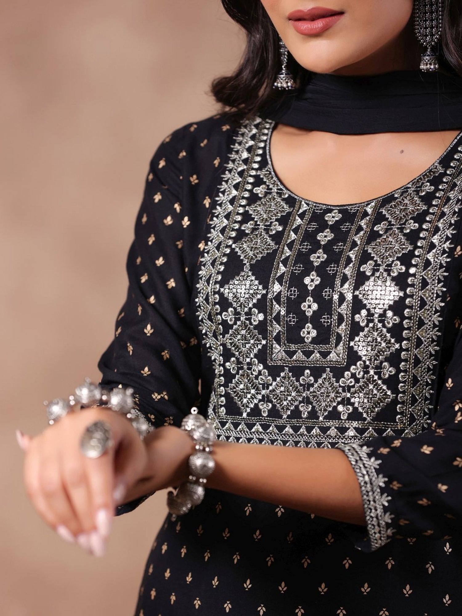 Anubhutee Black Embroidered Kurta Pant Set With Dupatta