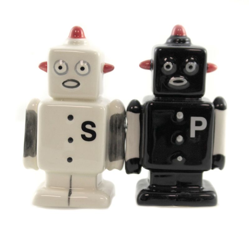 Tabletop 3.75" Robots Machine Human Form Pacific Trading  -  Salt And Pepper Shaker Sets