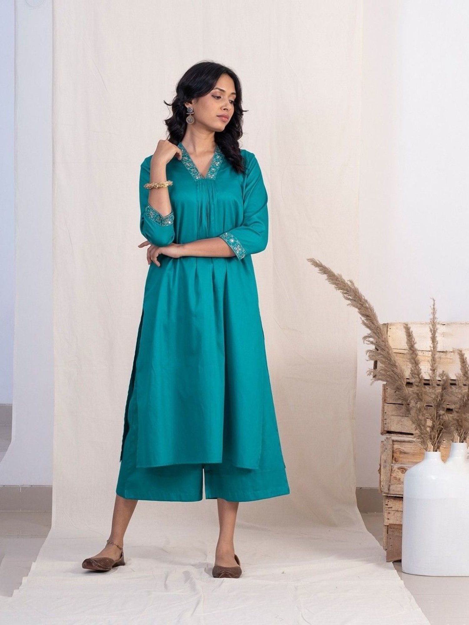 Akiso Jashn Blue V Neck Multiple Pleats Kurta Set With Plazzo And Green Dupatta