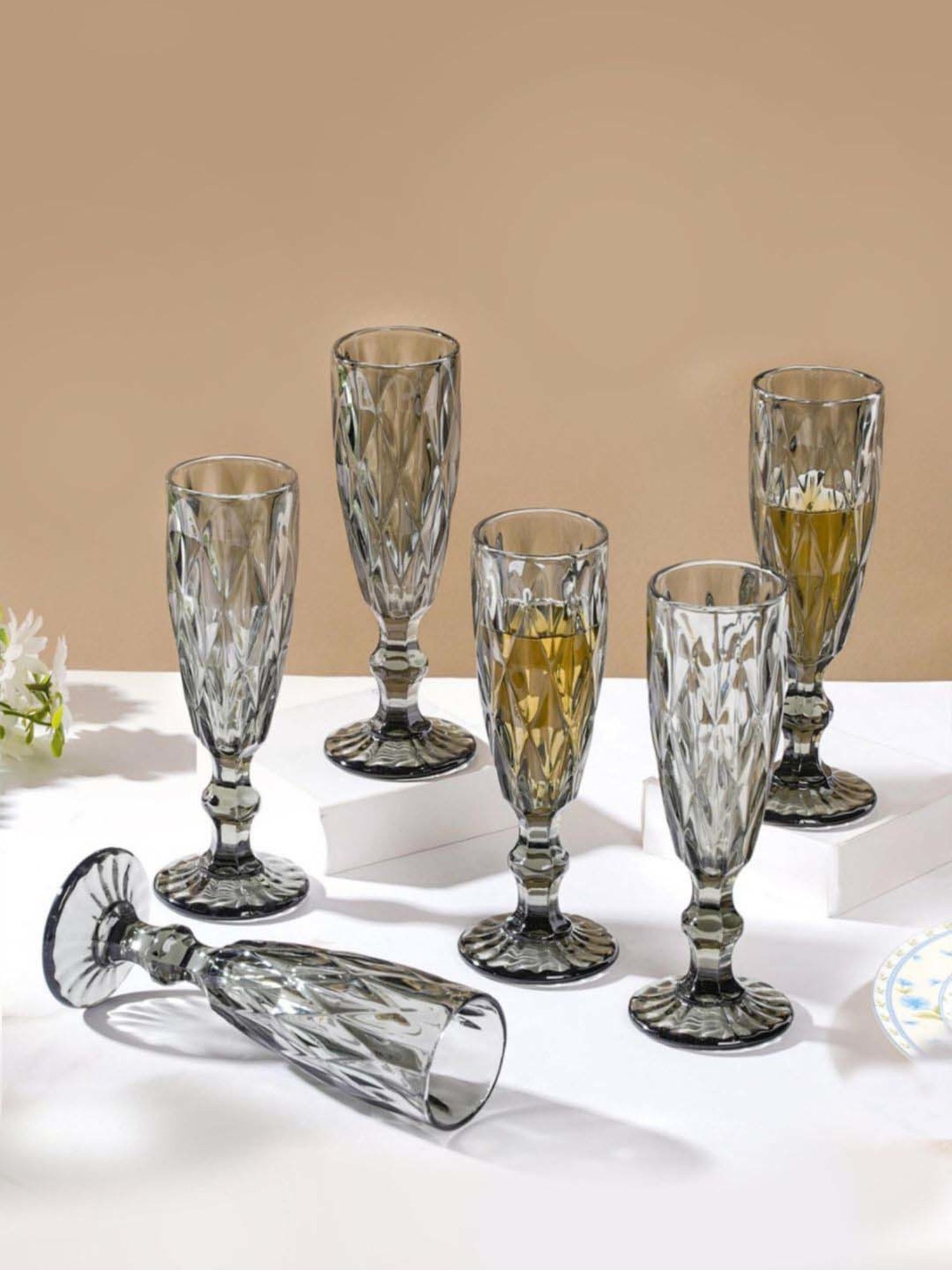 Nestasia high quality Crystal Textured Grey Champagne Glasswareset with Stem (Set Of 6, each 150 ml)