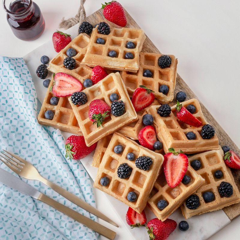 Bella 7" Square Rotating Waffle Maker - Black/Copper