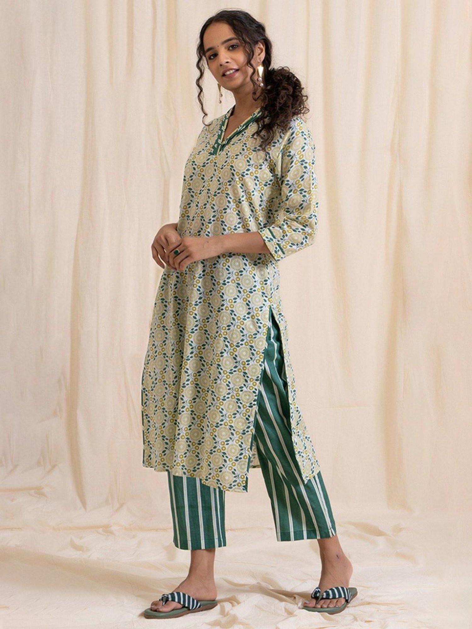 Akiso Aloha Yellow And Green Print V Nech Kurta