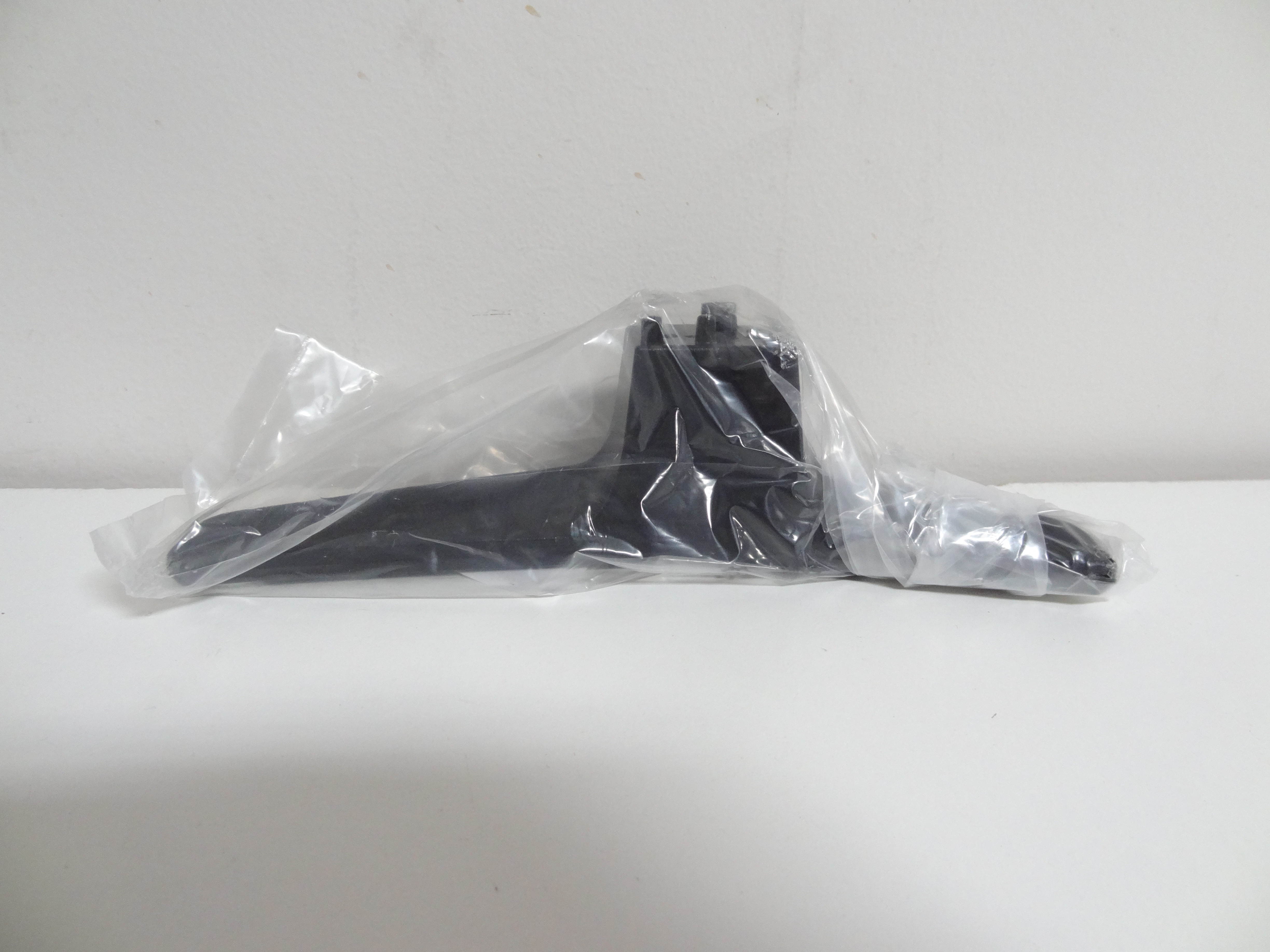Insignia NS-32DF310NA19 NS-32DF310CA19 Stand Legs W/Screws-NEW(P34T3322AD)