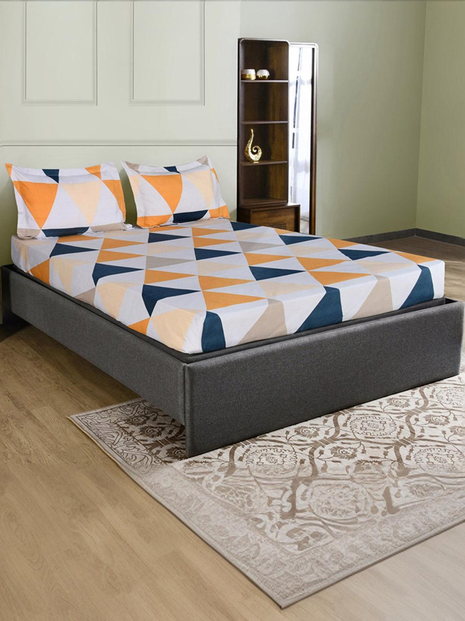 @Home Aurora Multicolor 130 GSM Polyester Double Bedsheet with 2 Pillow Covers