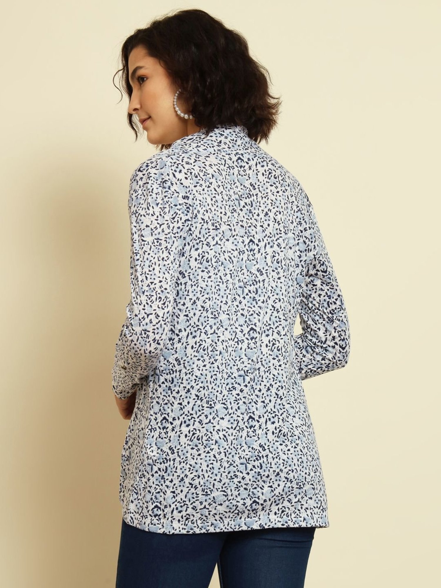 Mafadeny Black Striped Shrug