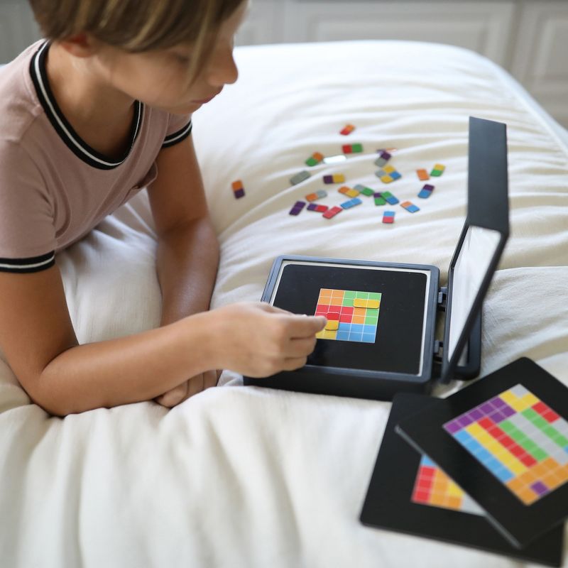 Educational Insights Kanoodle Duplexity Logic and Spatial Reasoning Game