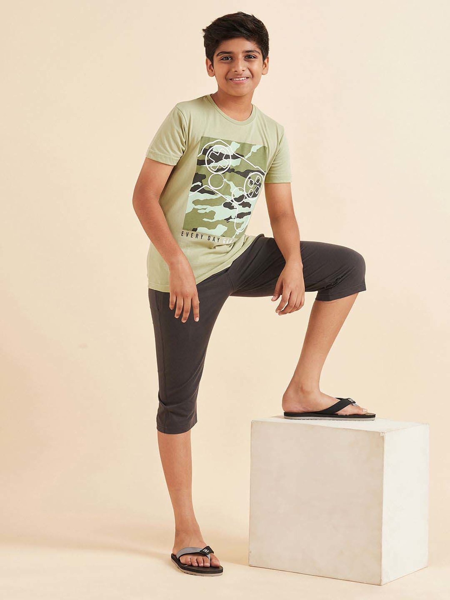 Sweet Dreams Kids Fog Green & Black Cotton Printed T-Shirt Set