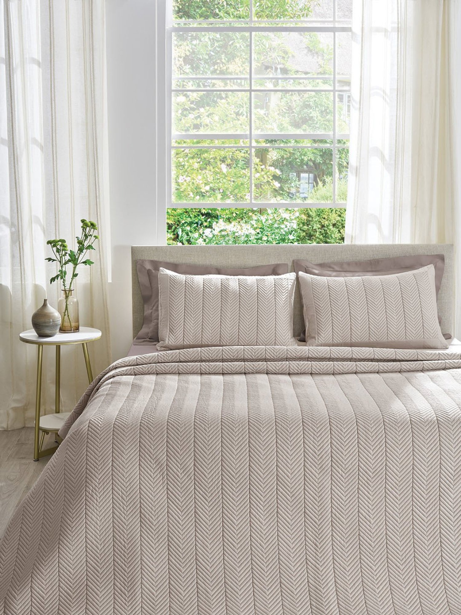 DDECOR Live beautiful Geometric Insignia Dove 210 TC Cotton Comforters - Set of 3