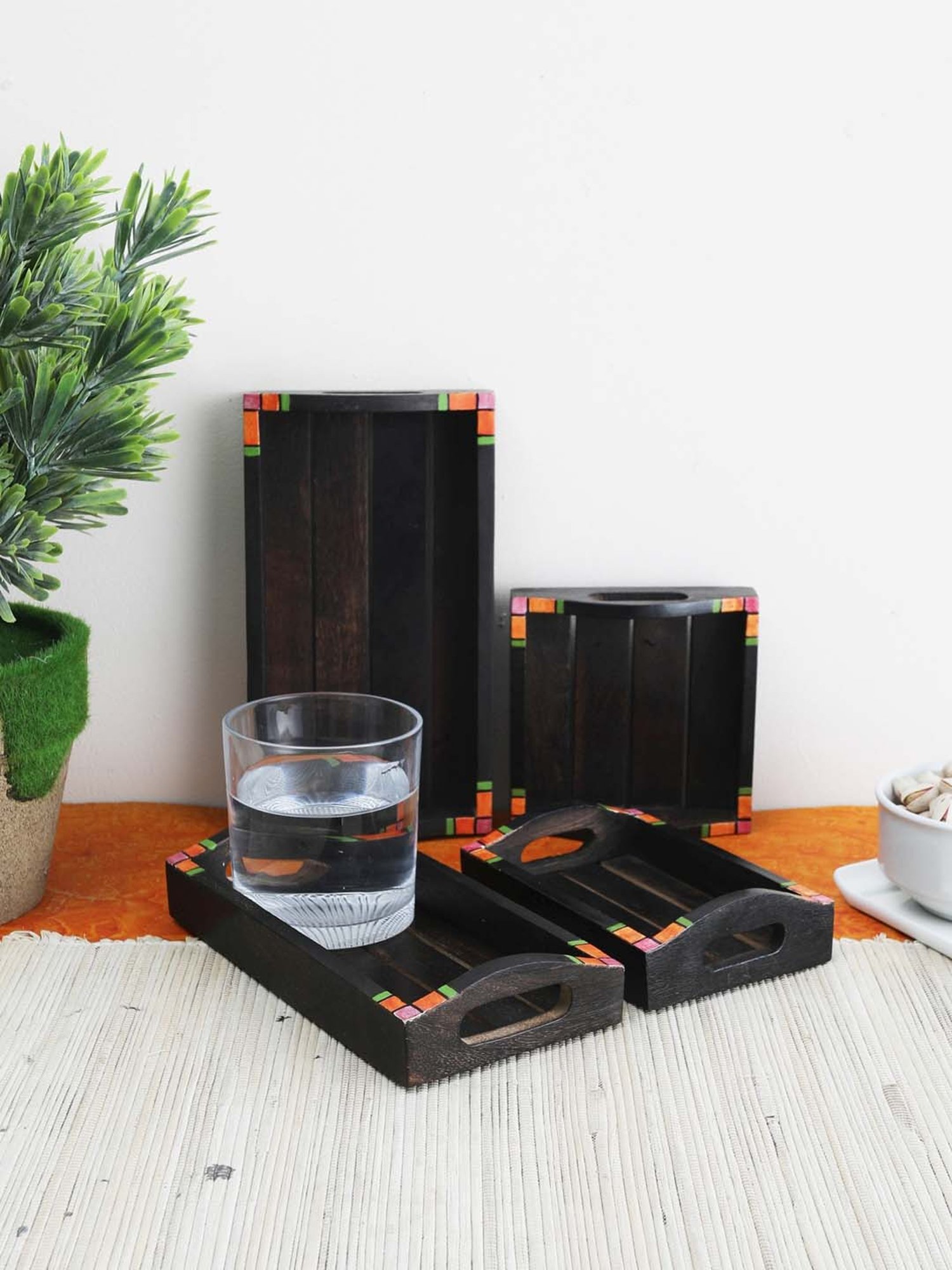 VarEesha Mango Wood Madhubani Work Foldable Bed Tray - Set of 1