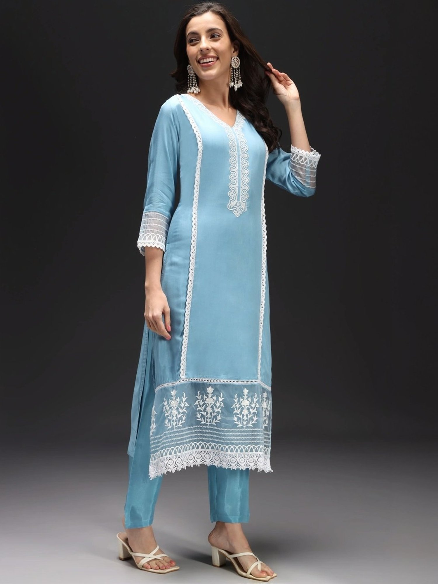 Heeposh Blue Embroidered Kurta Pant Set With Dupatta