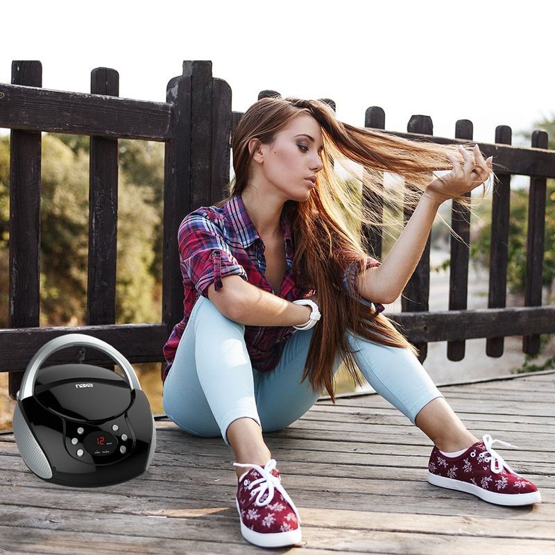 Pyle Premium Digital Alarm Dock Clock FM Radio with Adjustable Brightness Levels and LED Nightlight Compatible with Apple Products, White (2 Pack)