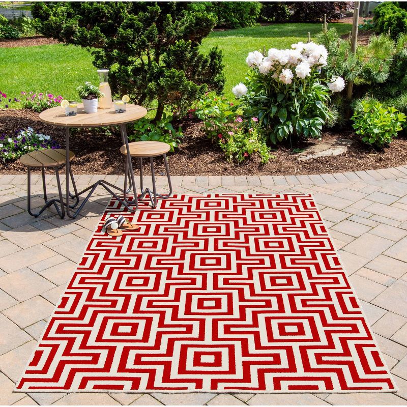 4'X6' Geometric Woven Accent Rug Red - Momeni