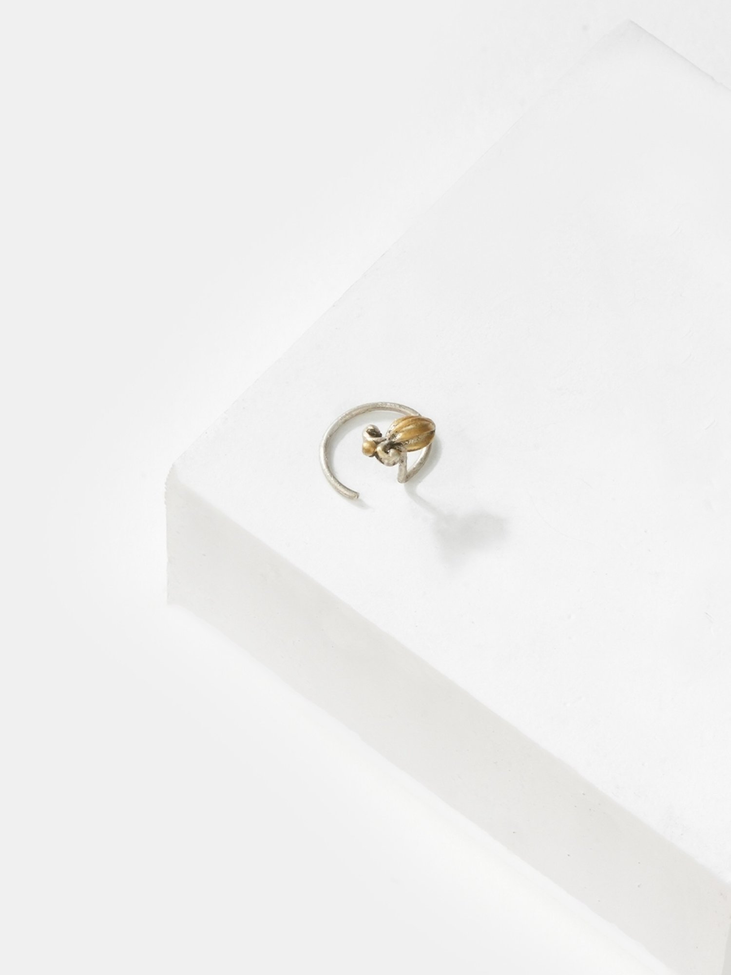 Shaya 92.5 Sterling Silver Mahile Nose Pin for Women