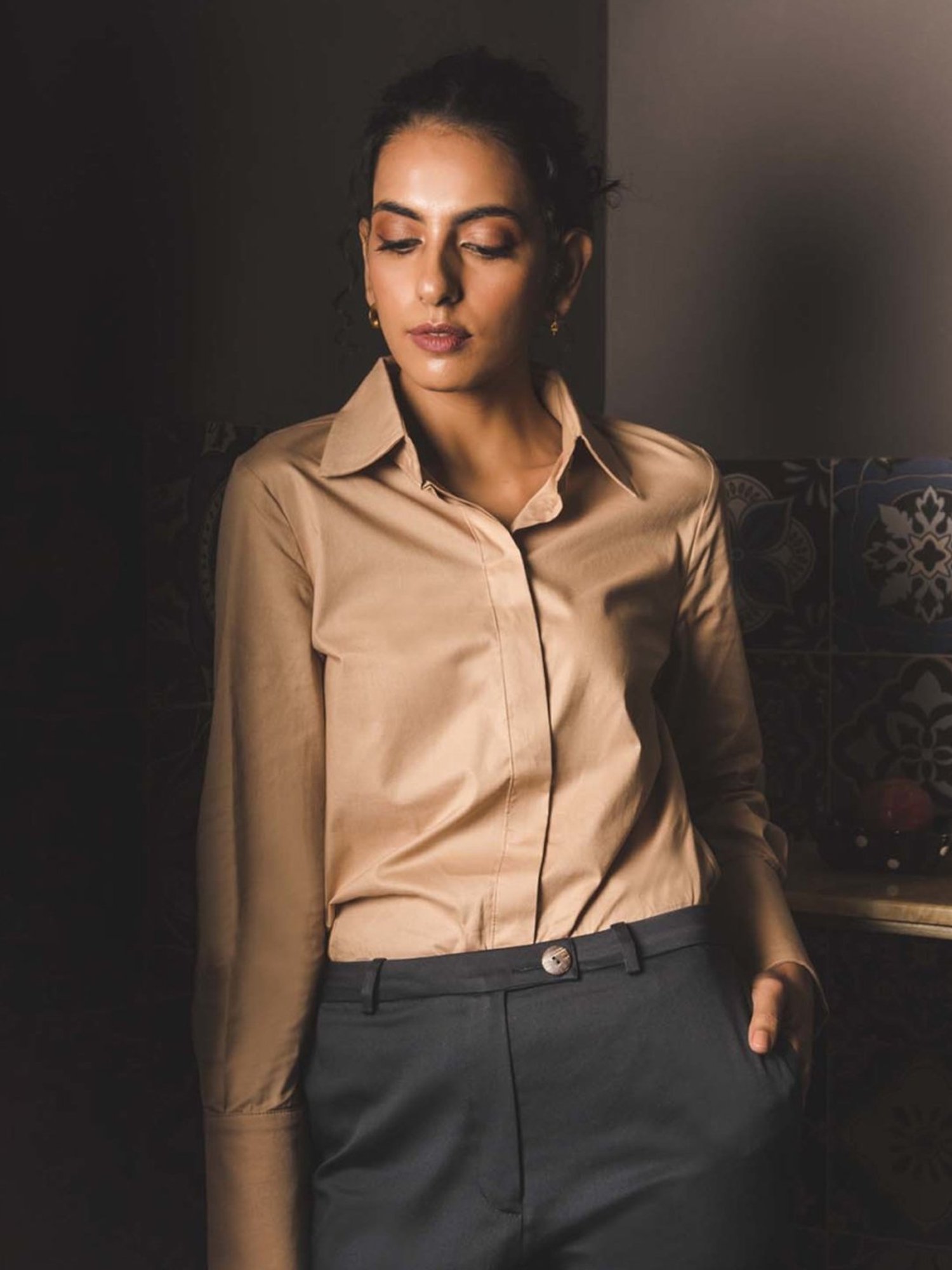 Qua Almond Brown Classic Poplin Shirt