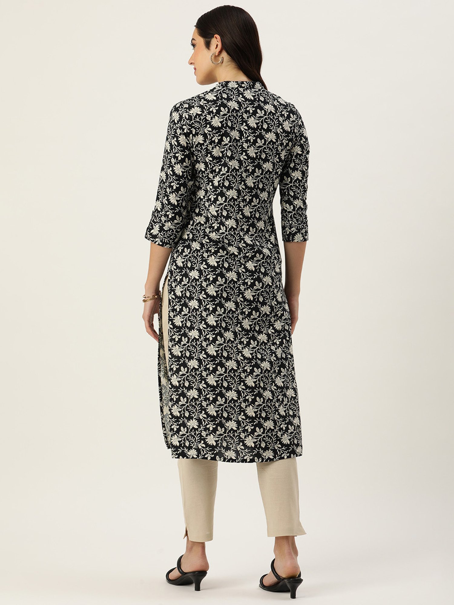 Amukti Black Rayon Floral Print Straight Kurta