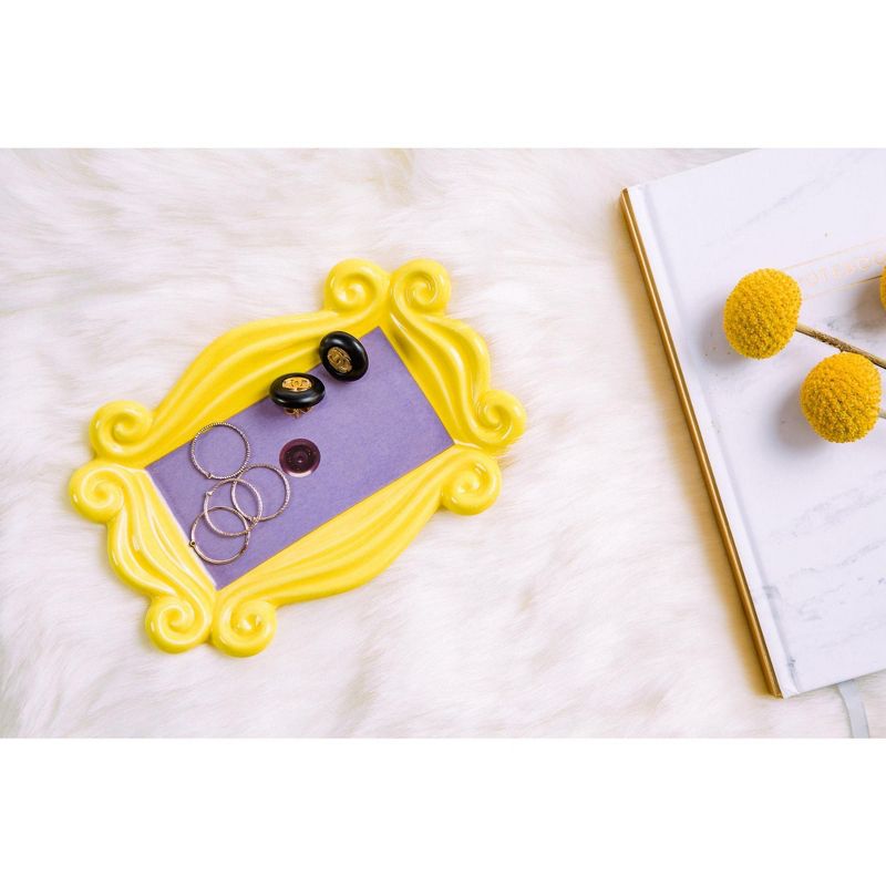Robe Factory LLC Friends Picture Frame Replica Ceramic Trinket Tray | 4 x 6 Inches