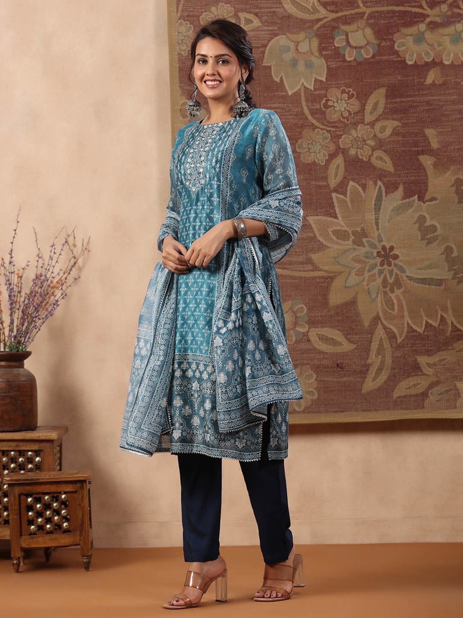 Rain and Rainbow Blue Motifs Print Kurta With Pant & Dupatta