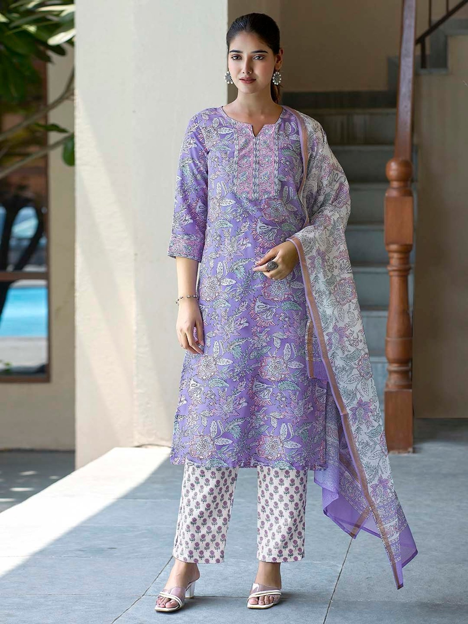 Skylee Multicolor Floral Kurta With Pant & Dupatta