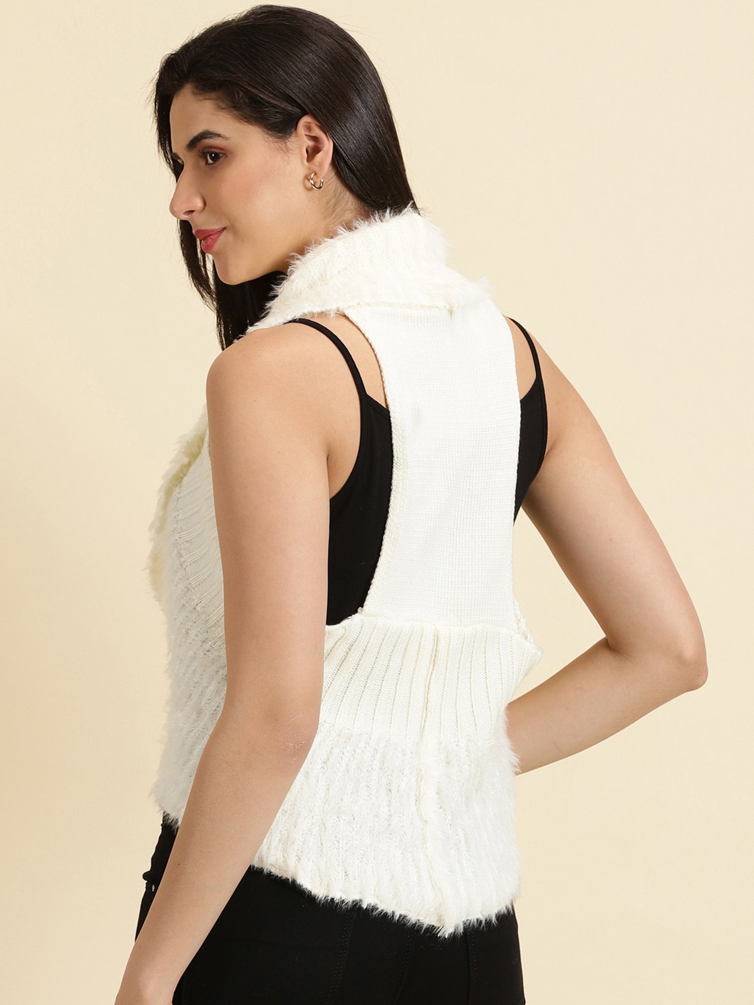 SHOWOFF Cream Shrug