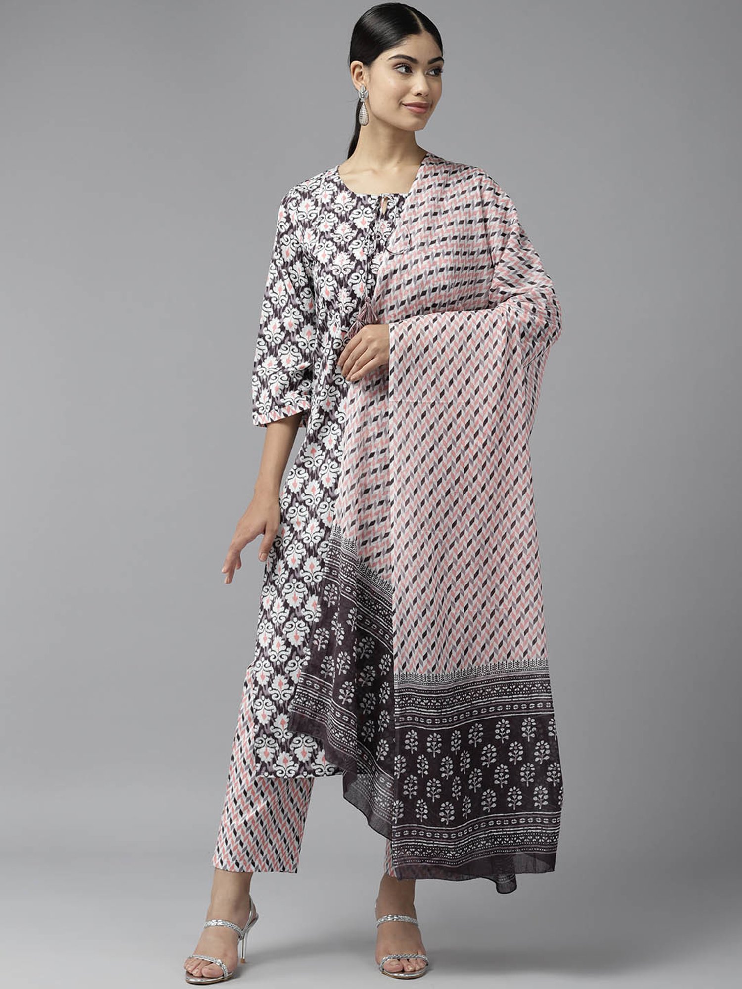 Prakrti Grey Cotton Printed Kurta With Pant & Dupatta