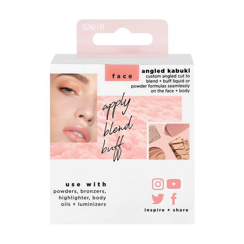 Real Techniques Angled Kabuki Brush