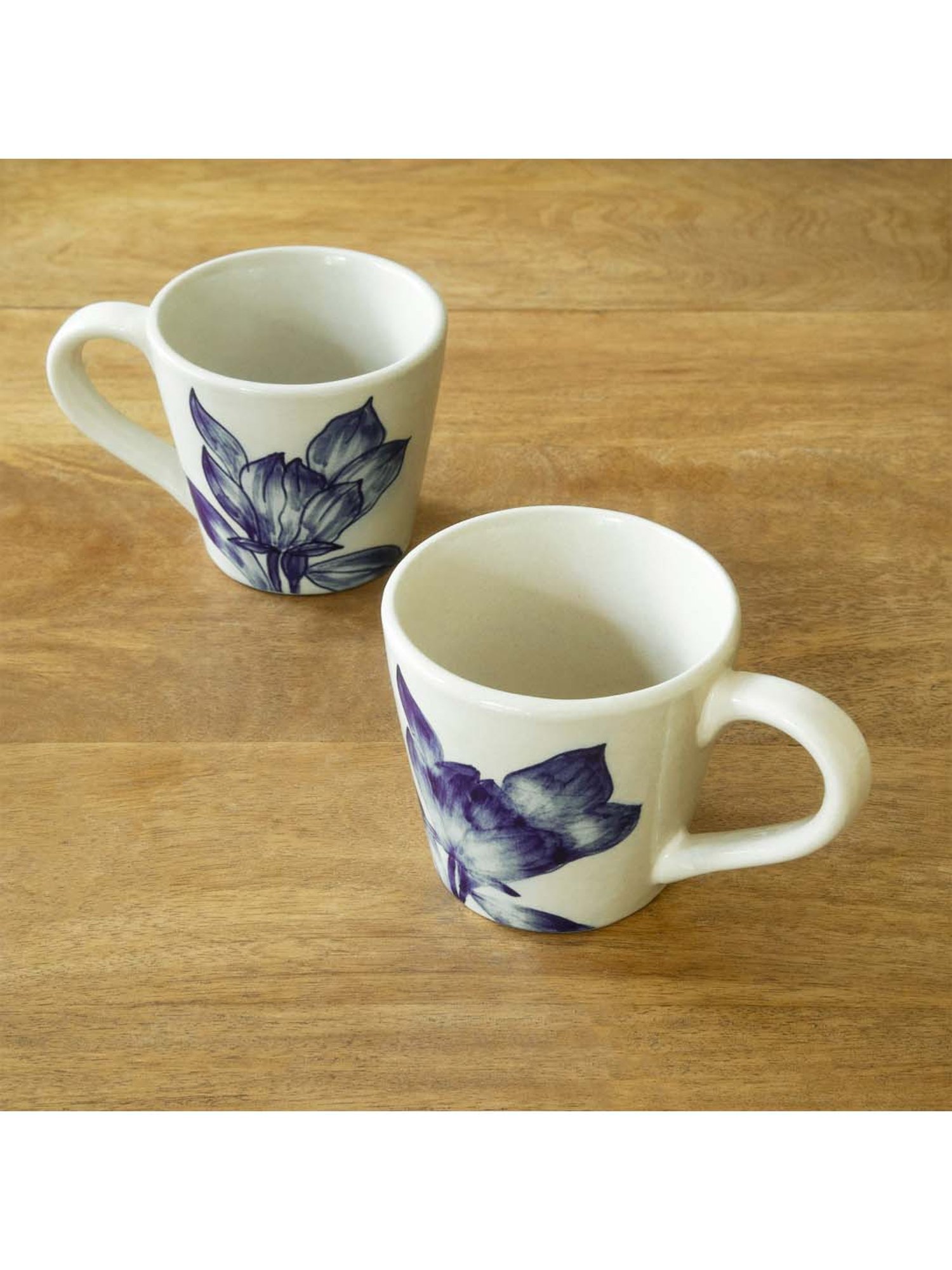 Ellementry 'Magnolia' White & Navy Ceramic Coffee Mug (0.25 L) - Set of 2