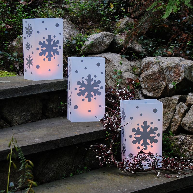 12ct Plastic Luminaria Bags "Snowflake" Silver - LumaBase