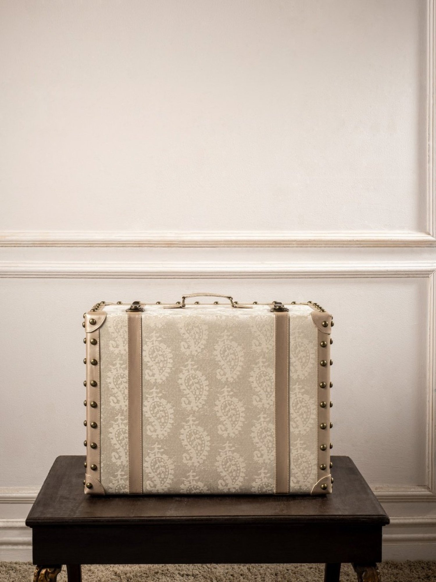 Spaces Paisley Ivory 210 TC Cotton Bed Sheet Set