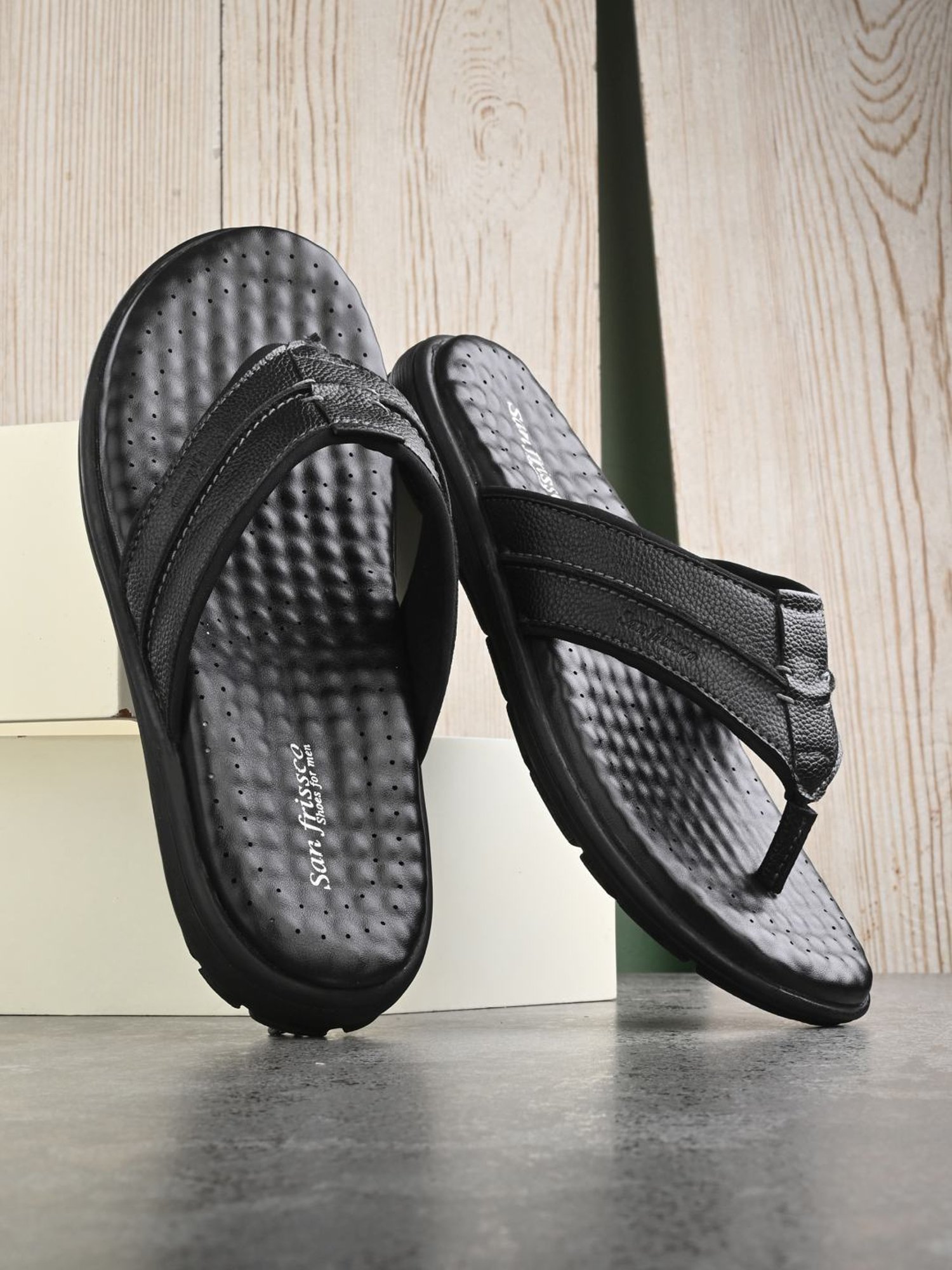 San Frissco Men's Black Thong Sandals