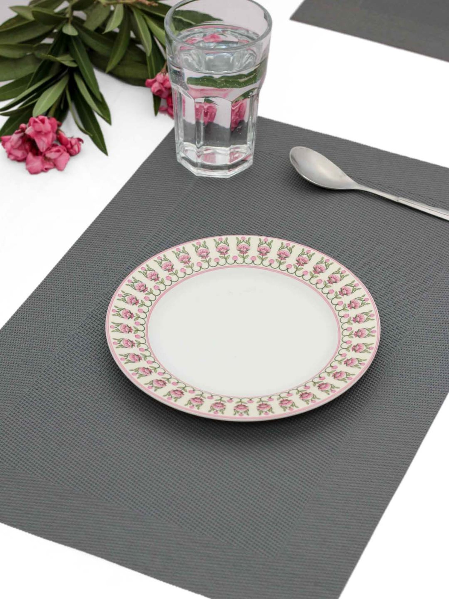 India Circus Multicolor Ceramic Dinner Plate - Set of 1