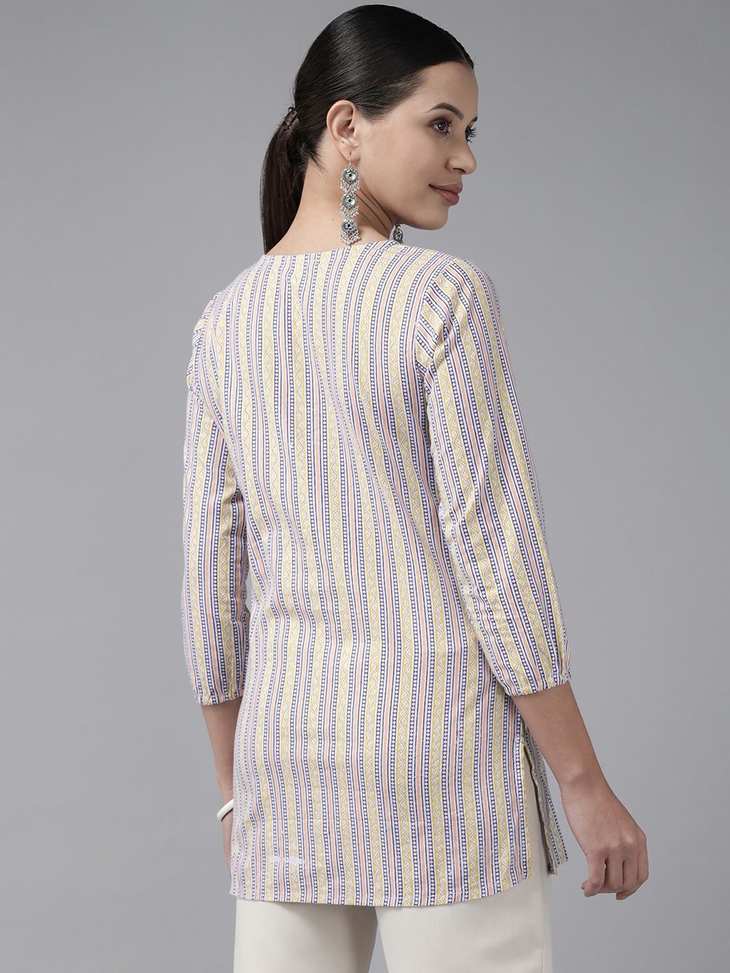 Prakrti Multicolored Cotton Printed Straight Short Kurti