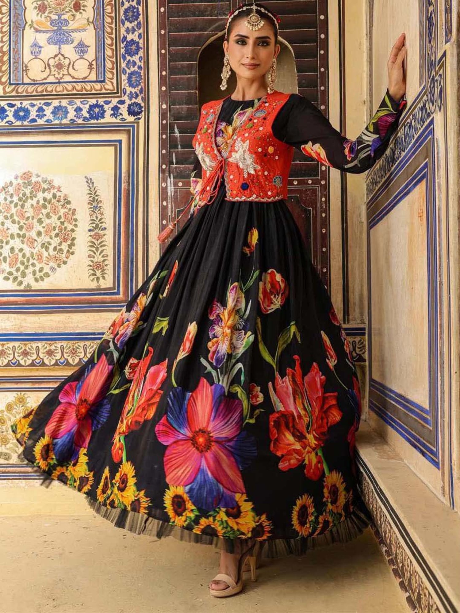 SCAKHI Black Printed Maxi Dress With Jacket