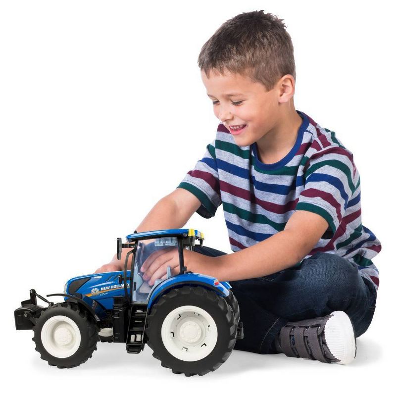TOMY New Holland - Big Farm T7.270 Tractor