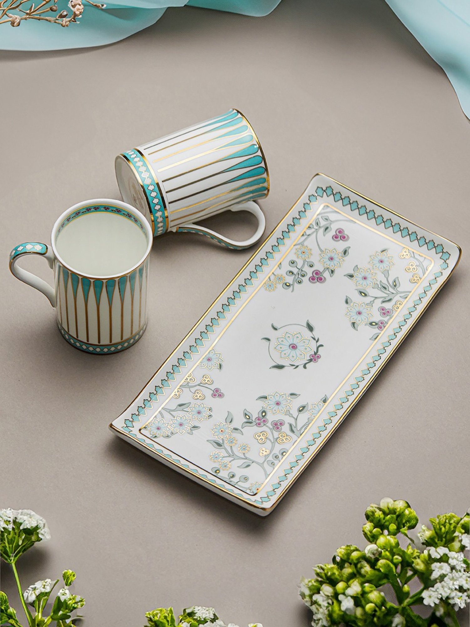 Trovea's Seaside Bloom 24K Gold Green Ceramic Mugs and Tray - Set of 2