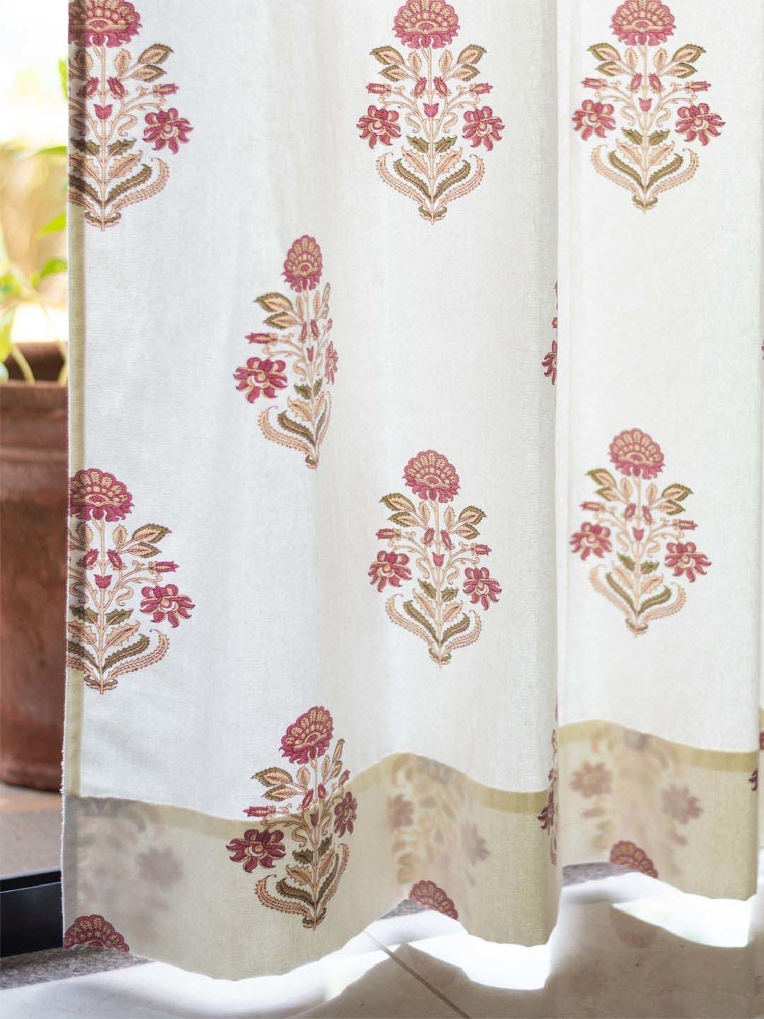 Urban Space Maroon Cotton Window Curtain With Tieback & Eyelet - Set of 2