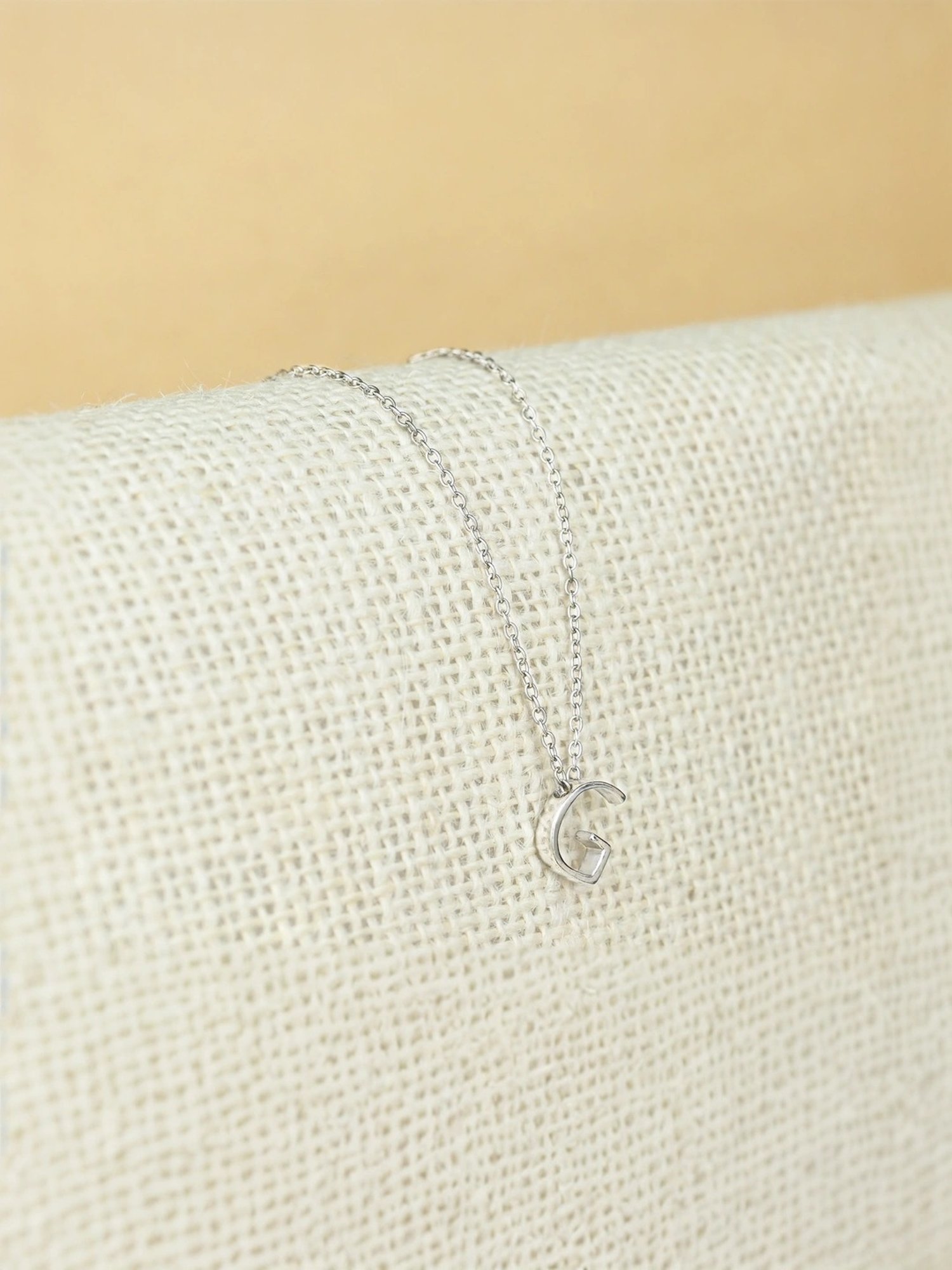 Touch925 Sterling Silver Gleaming G Initial Chain Pendant